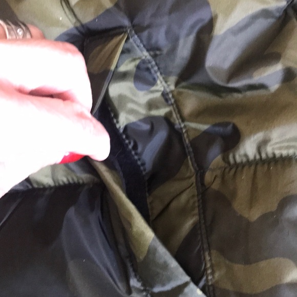 Quilted fleece lined vest - Picture 5 of 5